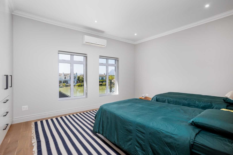 5 Bedroom Property for Sale in Val De Vie Estate Western Cape